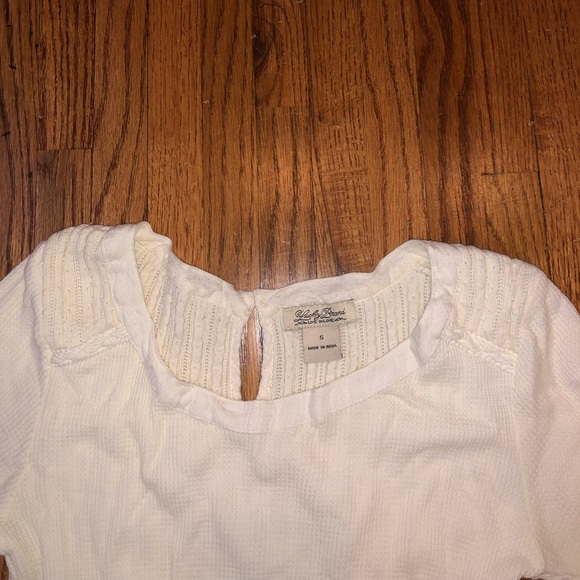 White knit long sleeve shirt - Picture 2 of 4